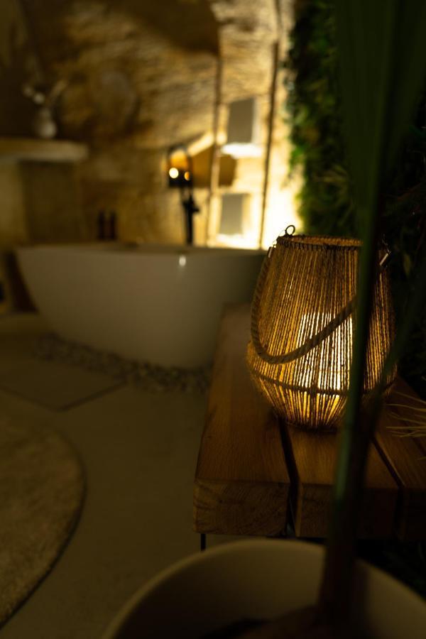 Le Temps Suspendu, Troglodyte Avec Jacuzzi Apartment