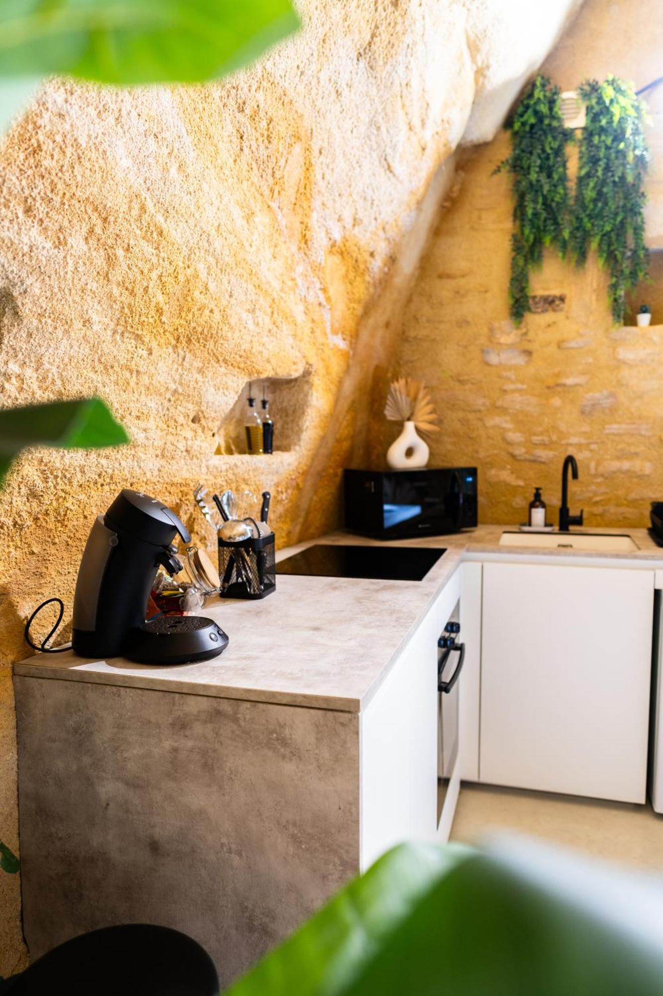 Le Temps Suspendu, Troglodyte Avec Jacuzzi
